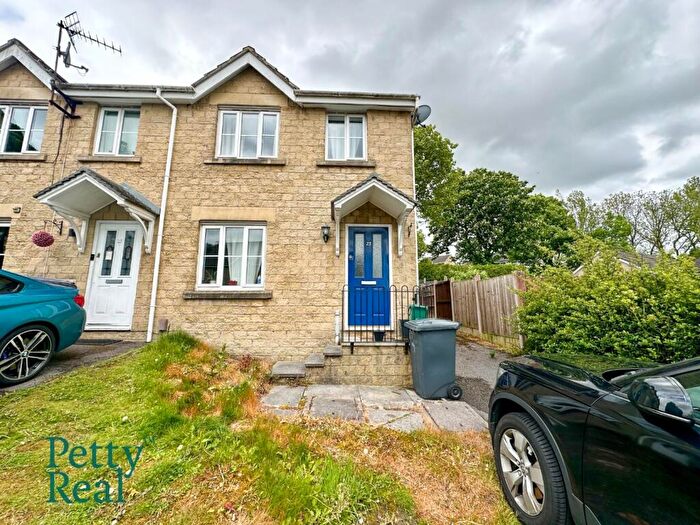 3 Bedroom Semi Detached House For Sale In Wood Clough Platts, Brierfield, BB9