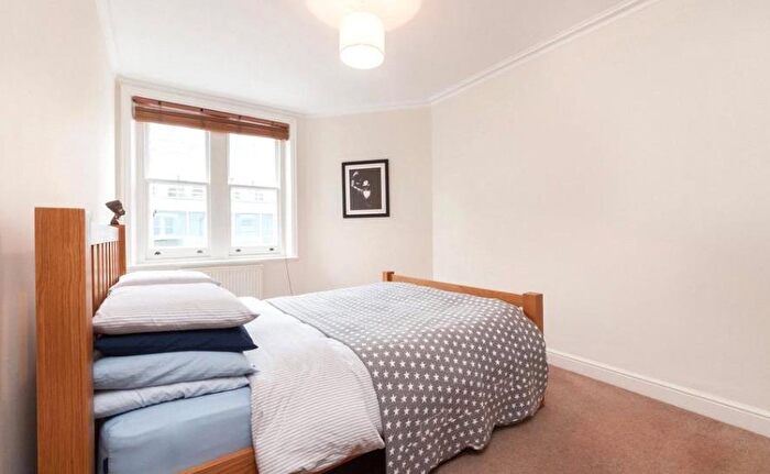 2 Bedroom Apartment To Rent In Gloucester Place, Marylebone, London, NW1