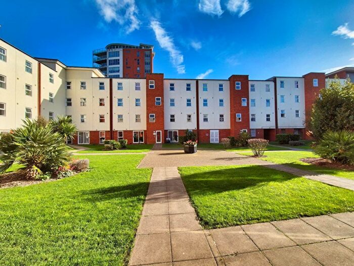 2 Bedroom Flat To Rent In Reavell Place, Ipswich, IP2