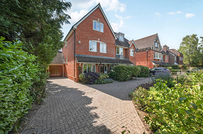 4 Bedroom Semi-Detached House For Sale In Parkside Road, Reading, Berkshire, RG30