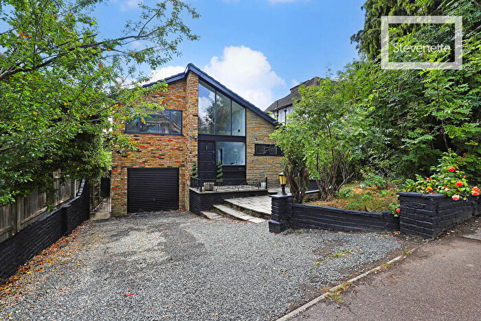 5 Bedroom Detached House For Sale In The Avenue, Loughton, IG10