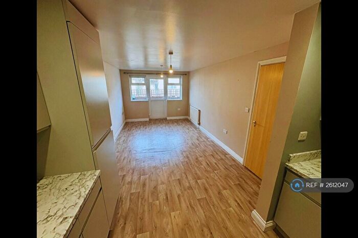 2 Bedroom Flat To Rent In Southwood Road, Hayling Island, PO11