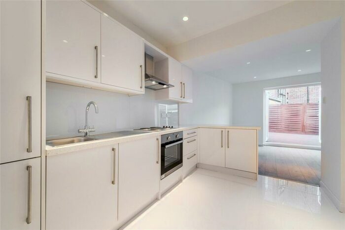 2 Bedroom Flat To Rent In Parkway, Camden, NW1