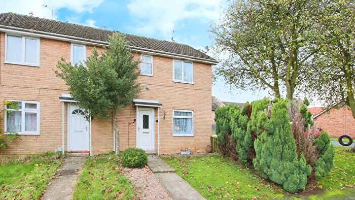 2 Bedroom End Of Terrace House For Sale In The Close, Driffield, YO25