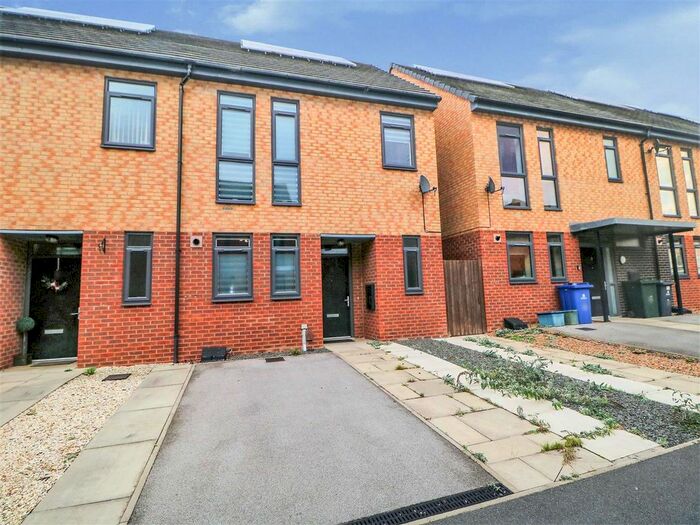 2 Bedroom End Of Terrace House To Rent In Heartswood Road, Bentley, Doncaster, DN5