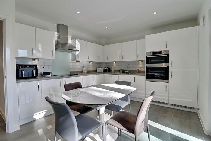 3 Bedroom Detached House For Sale In Normandy Road, Fareham, Hampshire, PO14
