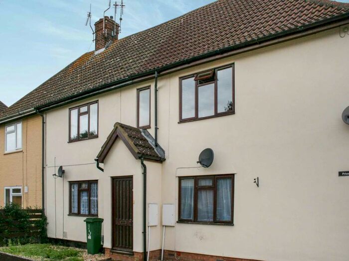 Studio To Rent In Ceely House, Ceely Road, Aylesbury, HP21