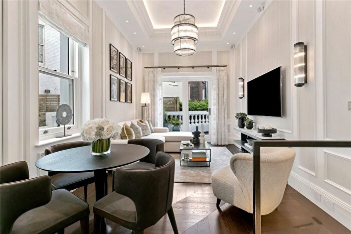 2 Bedroom Flat To Rent In - Prince Of Wales Terrace, High Street Kensington, W8