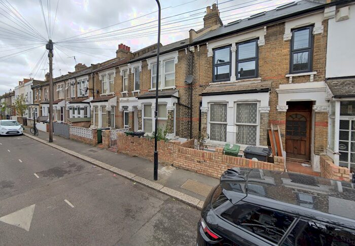 4 Bedroom Semi-Detached House To Rent In Norman Road, Leytonstone, London, E11
