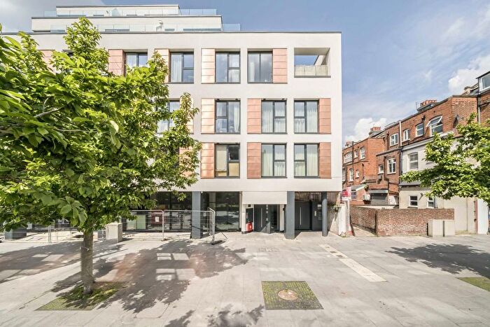 1 Bedroom Flat To Rent In King Street, London, W3