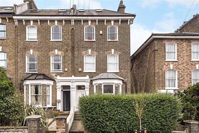 2 Bedroom Flat To Rent In Cranfield Road, Brockley, SE4