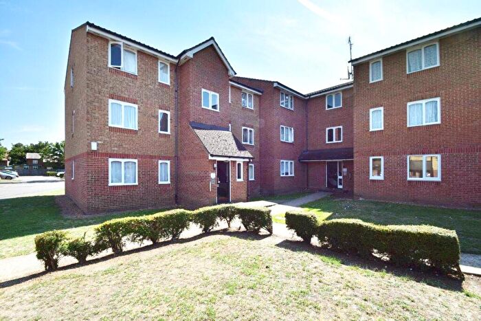 1 Bedroom Apartment For Sale In Honey Close, Dagenham, RM10