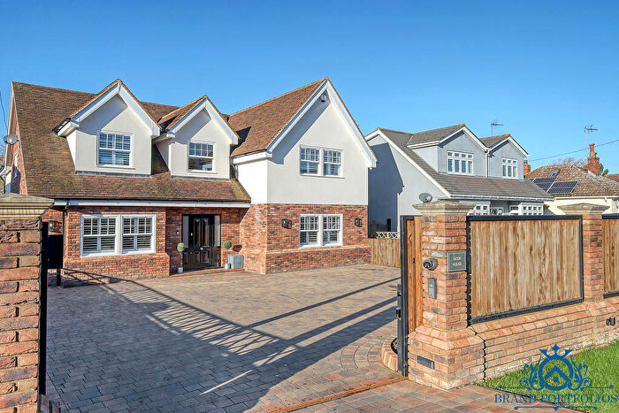 4 Bedroom Detached House For Sale In Southend Road, Howe Green, CM2