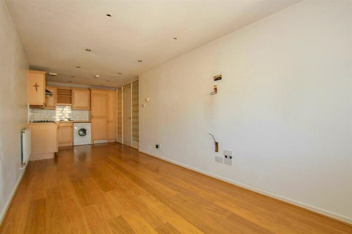 1 Bedroom Apartment For Sale In Gresham Close, Brentwood, CM14