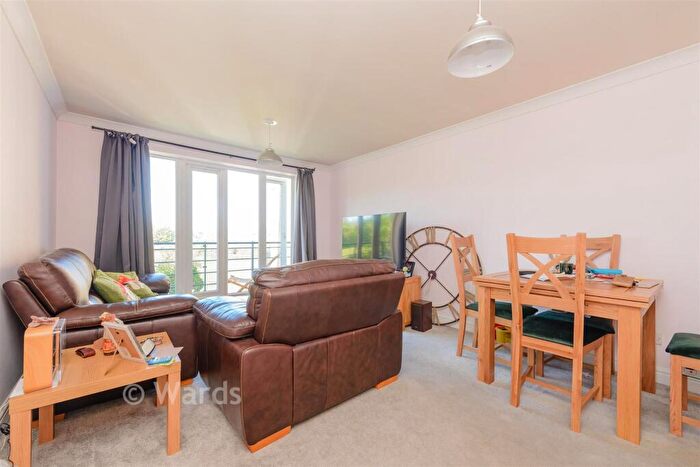 2 Bedroom Apartment For Sale In Keating Close, The Esplanade, Rochester, Kent, ME1