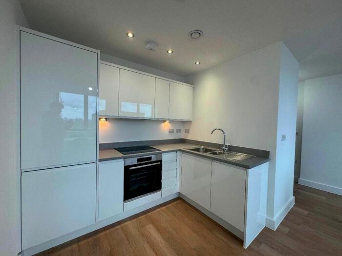 1 Bedroom Flat To Rent In Talbot Road, Manchester, M16