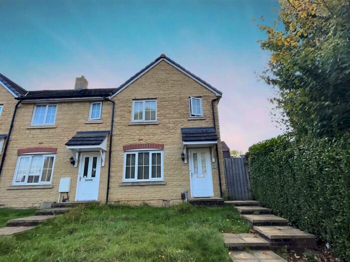 3 Bedroom House To Rent In Moulden View, SN5