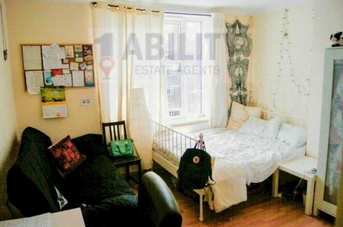 2 Bedroom Flat To Rent In Frazier Street, London, SE1