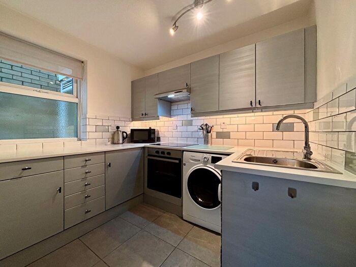 1 Bedroom Flat To Rent In Rectory Road, Beckenham, BR3