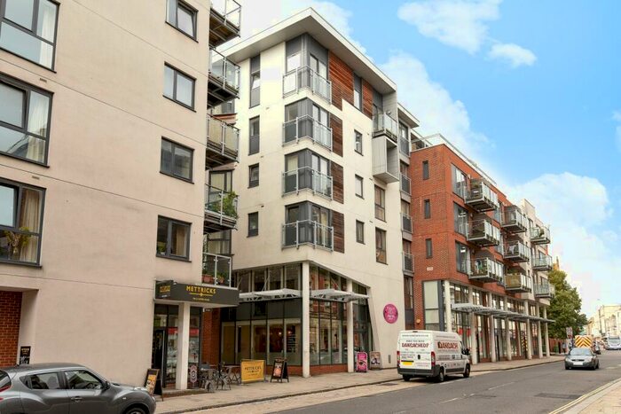 2 Bedroom Apartment To Rent In Kimber House, High Street, Southampton, SO14