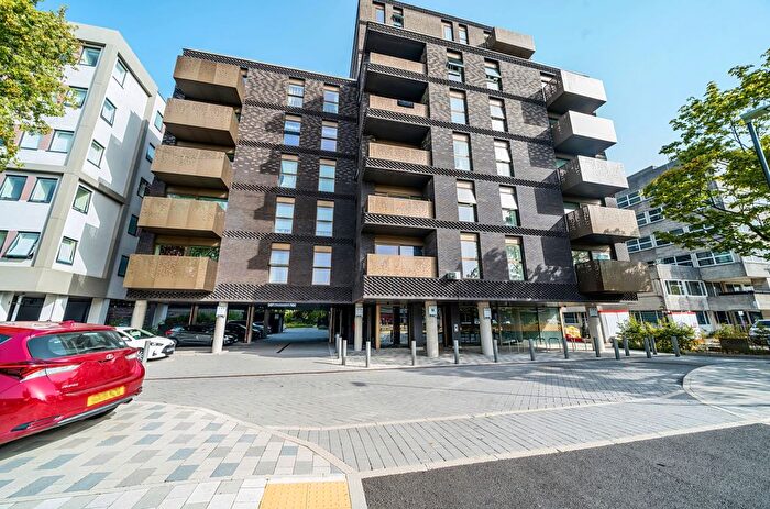 1 Bedroom Flat For Sale In Geraint Thomas House North, The Boulevard, Crawley, RH10