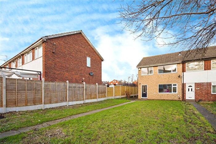 3 Bedroom End Of Terrace House To Rent In Pontefract Lane, Richmond Hill, Leeds, LS9