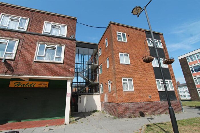 2 Bedroom Block Of Apartments To Rent In Temple Hill Square, Dartford, DA1