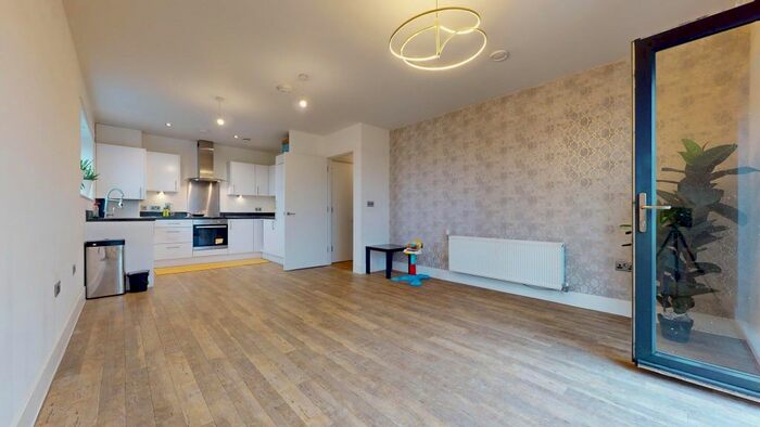 2 Bedroom Flat To Rent In Tranquil Lane, Harrow, HA2