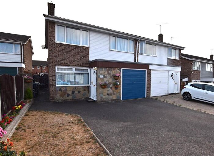 3 Bedroom Semi-Detached House For Sale In Redwood Close, Colchester, CO4