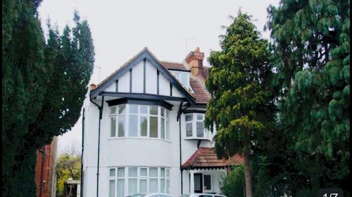 1 Bedroom Flat To Rent In Hermon Hill, London, E18