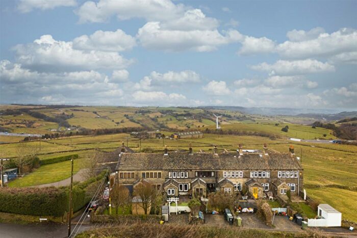 2 Bedroom Cottage For Sale In Scammonden, Huddersfield, HD3