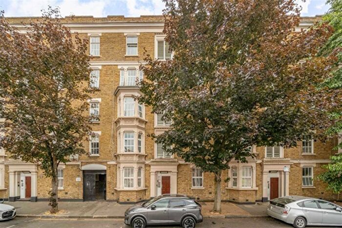 1 Bedroom Flat For Sale In Corfield Street, Bethnal Green, E2