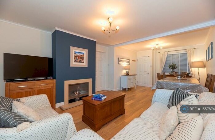 3 Bedroom Terraced House To Rent In Green Lane, Worcester Park, KT4