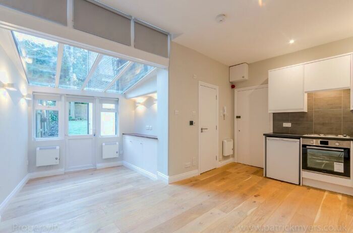 Studio To Rent In Thurlow Park Road Dulwich, SE21
