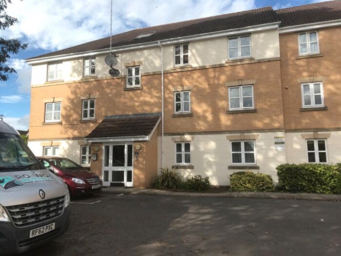 2 Bedroom Flat To Rent In Scholars Walk, Langley, Slough, SL3