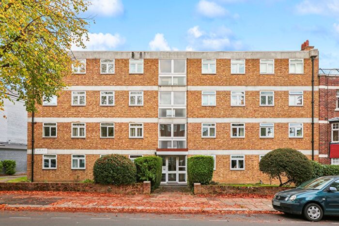 3 Bedroom Flat For Sale In Eaton Rise, Ealing, London, W5