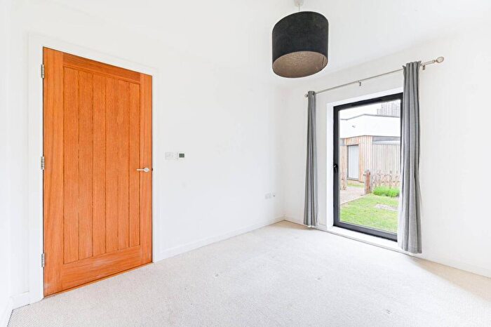 2 Bedroom House For Sale In Woodland Mews, Lewisham, London, SE13