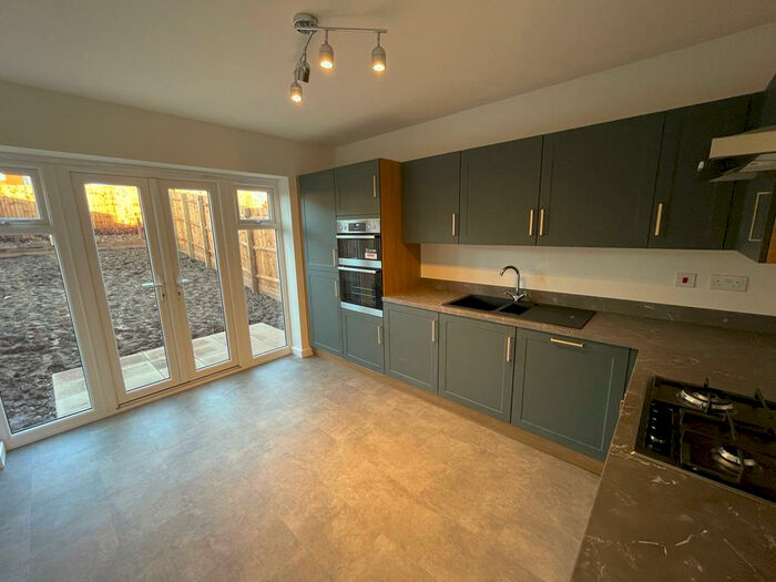 3 Bedroom Semi-Detached House To Rent In Par Street, Birmingham, B31