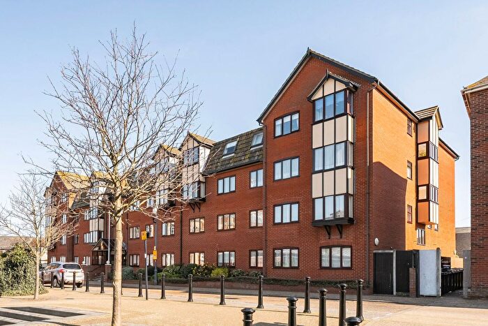 1 Bedroom Flat For Sale In Deneside, Great Yarmouth, NR30