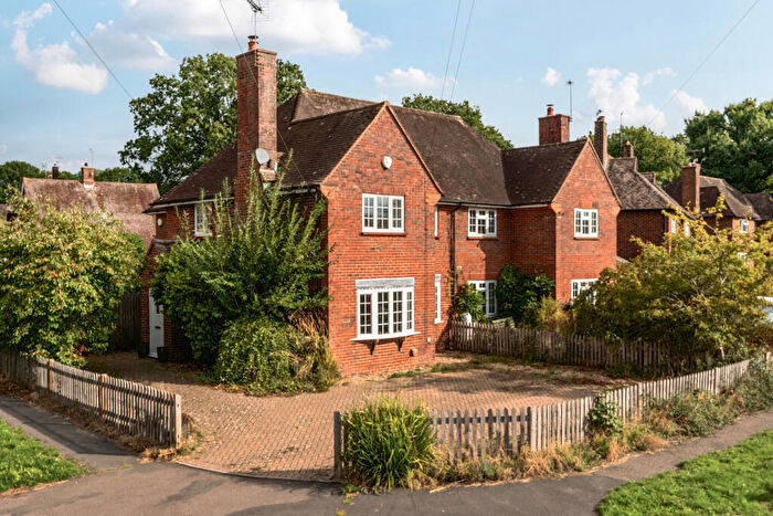 4 Bedroom Semi-Detached House For Sale In Glebe Road, Cranleigh, GU6