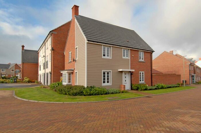 3 Bedroom Detached House To Rent In Egerton Drive, Marnel Park, RG24