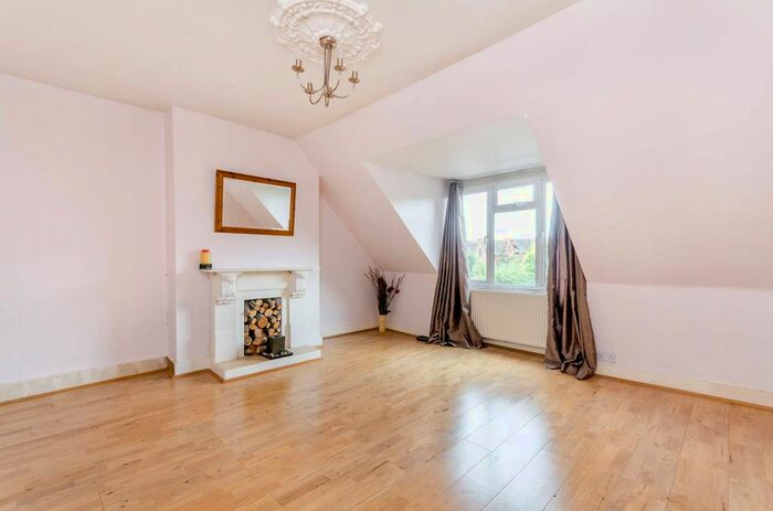 1 Bedroom Flat To Rent In Auckland Road, South Norwood, London, SE19