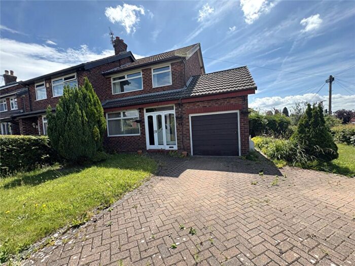 3 Bedroom Semi-Detached House For Sale In Hazelhurst Road, Stalybridge, Greater Manchester, SK15
