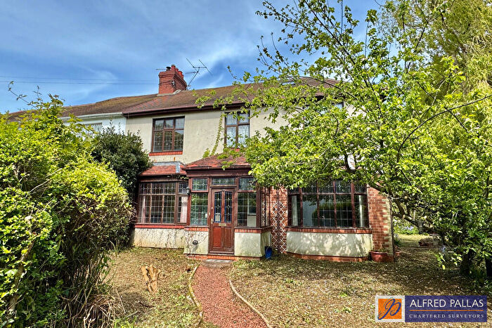 5 Bedroom Semi-Detached House For Sale In Laburnum Grove, Cleadon, SR6