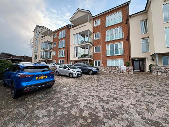 2 Bedroom Flat For Sale In Marine Road, Rhos On Sea, Colwyn Bay, LL28