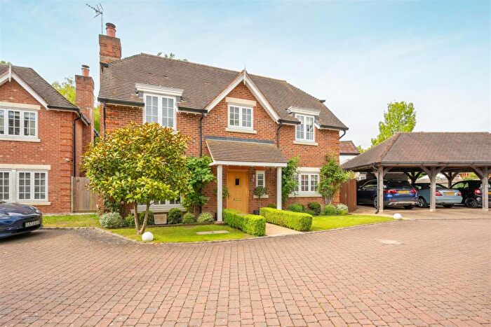 3 Bedroom Detached House For Sale In Homelands, Winkfield, SL4