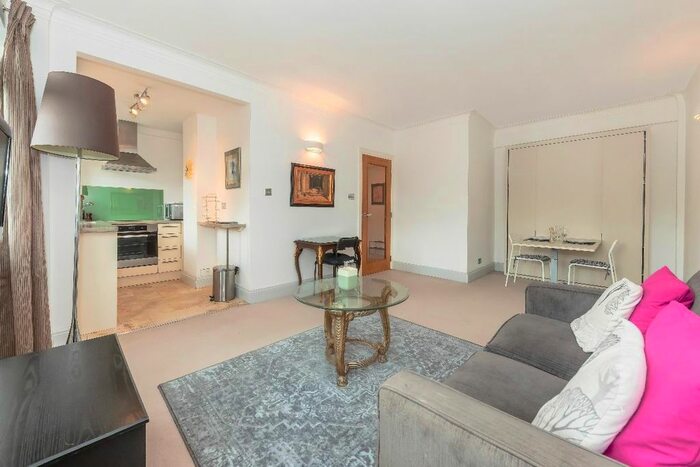 Studio To Rent In Pembroke Road, London, W8