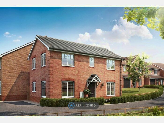 3 Bedroom Detached House To Rent In Oak Tree Crescent, Worcester WR5