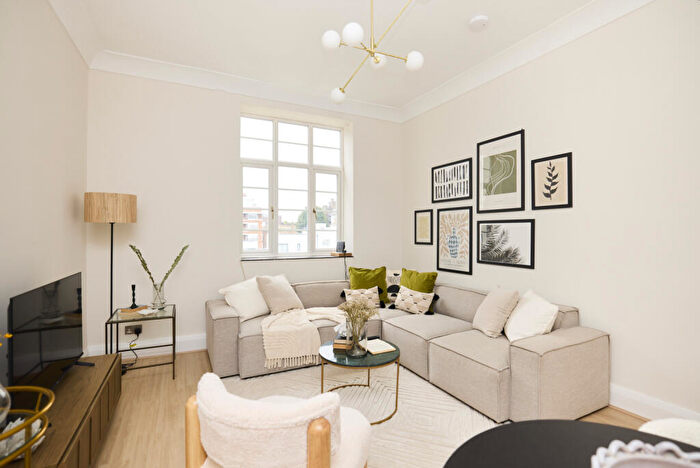 1 Bedroom Apartment To Rent In Ormonde Terrace, St John's Wood, London, NW8