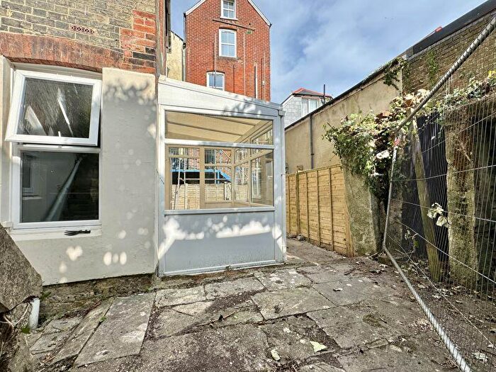 1 Bedroom Apartment For Sale In Bath Road, Cowes, PO31